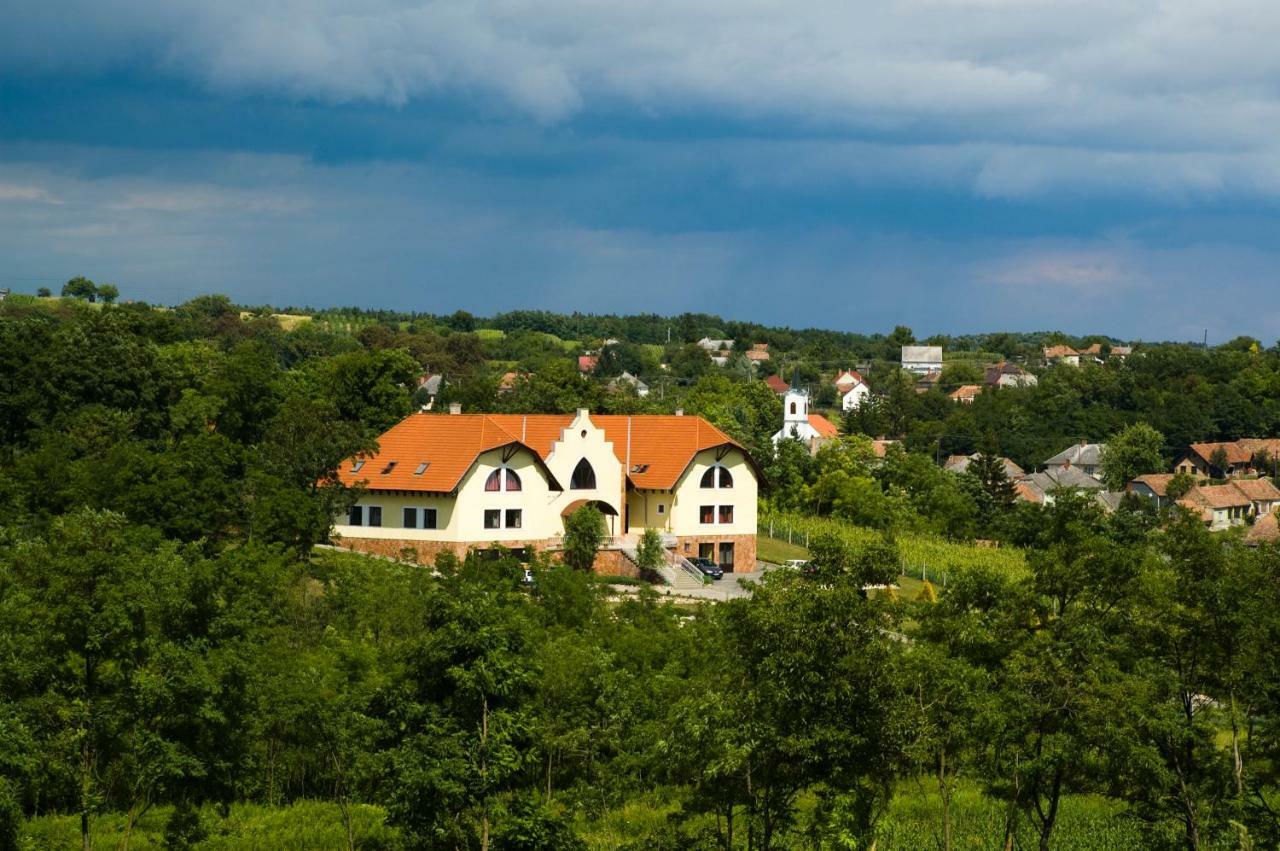 Appartement Békesség Szigete, Klasszik Apartman à Sur Extérieur photo