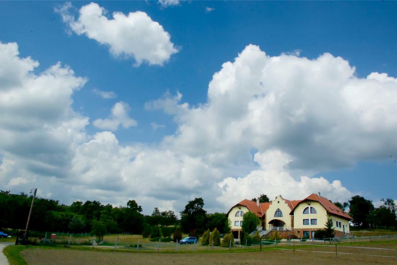 Appartement Békesség Szigete, Klasszik Apartman à Sur Extérieur photo